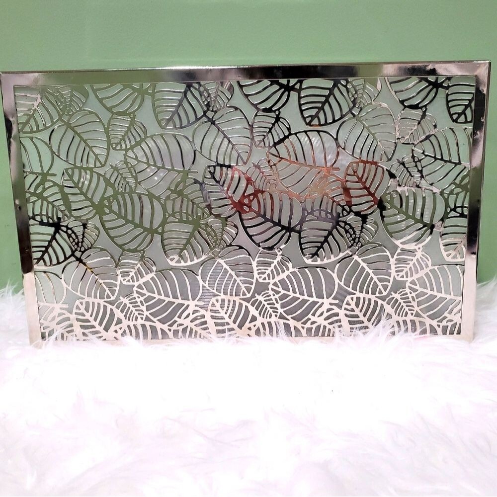 Yankee candle's candle holder decor